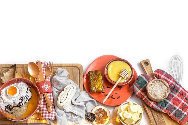 Kolacja domowa z aromatycznymi daniami